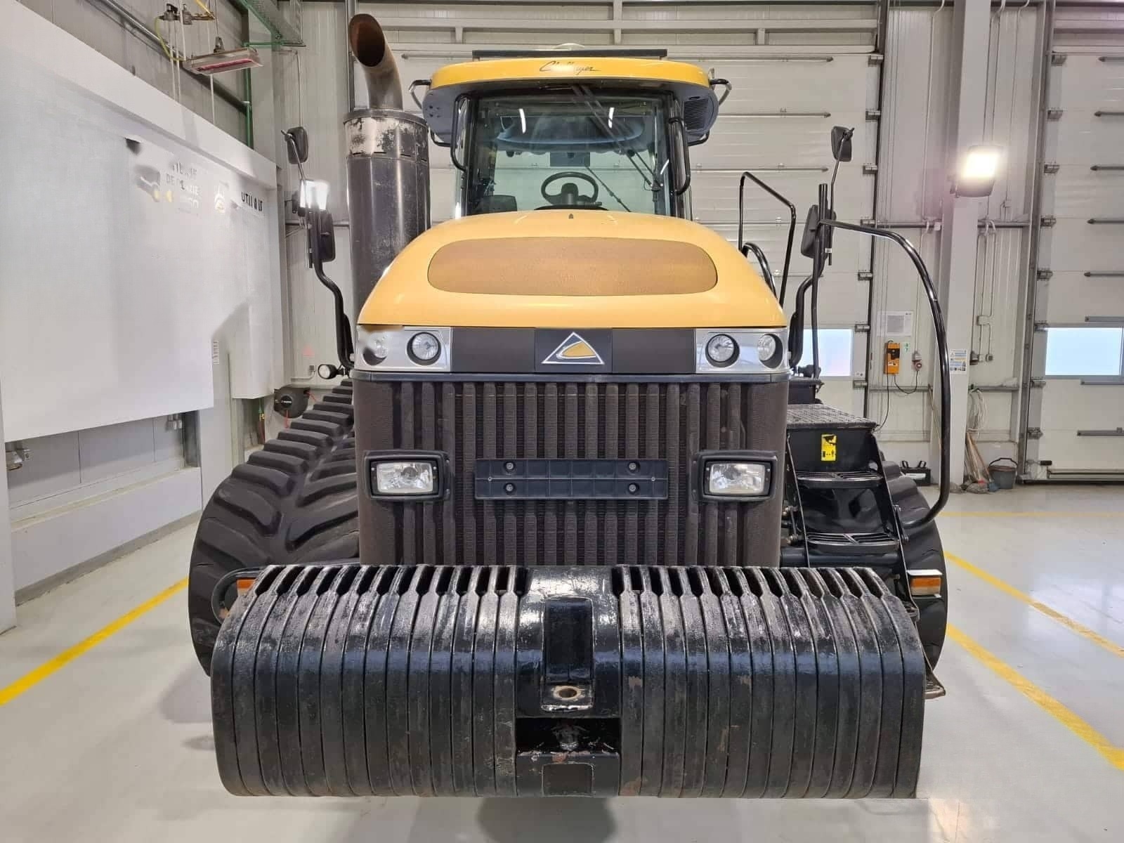 Tractor Challenger MT865E — 10